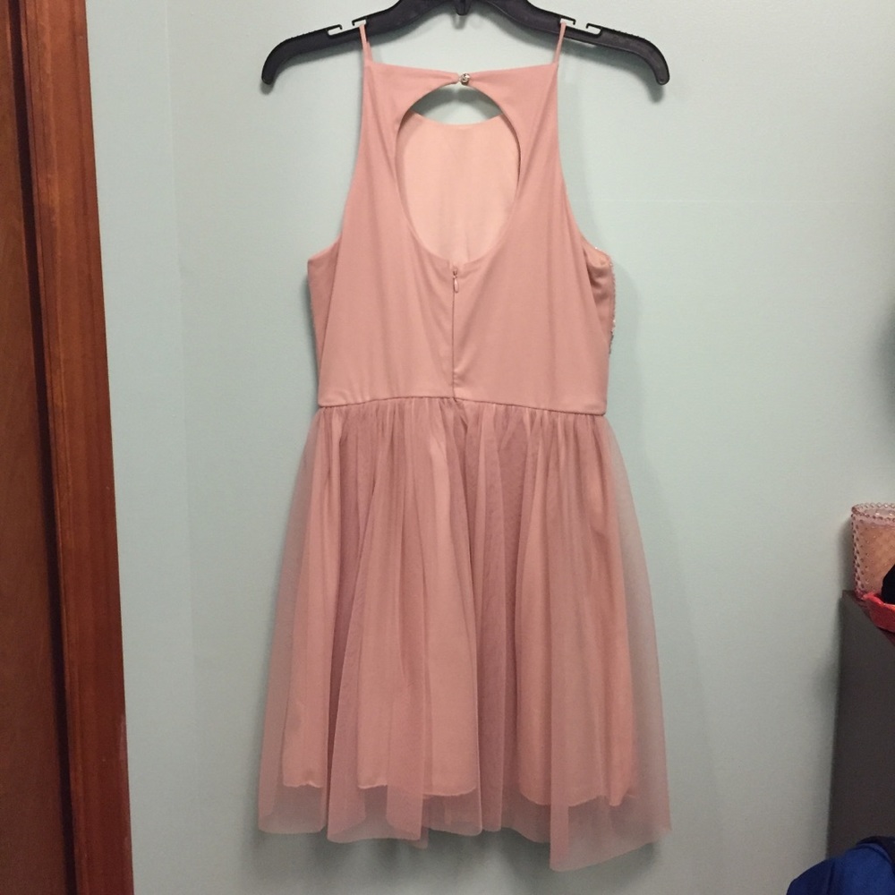 Beautiful light pink short formal dress - Picture 2 of 7